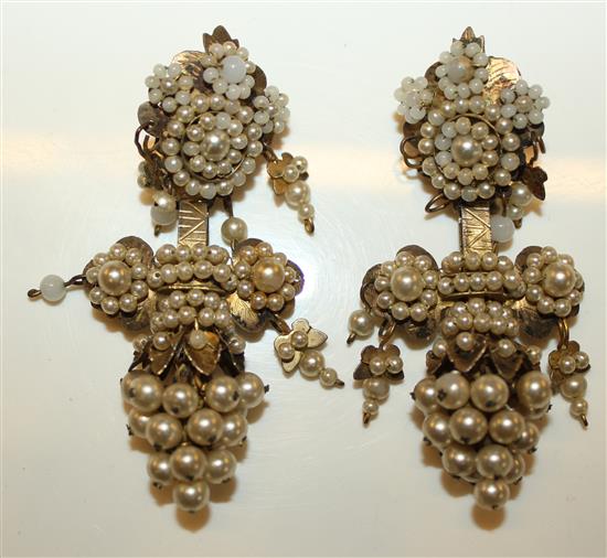 Pair of decorative earrings